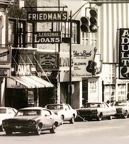 Robert's Western World