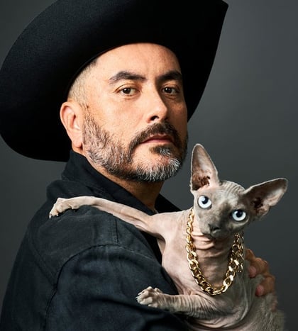 Alfred Robles: Vatos with Gatos Tour in San Antonio