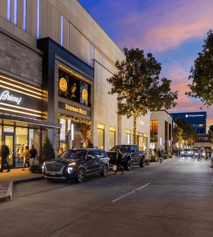 River Oaks Shopping Center
